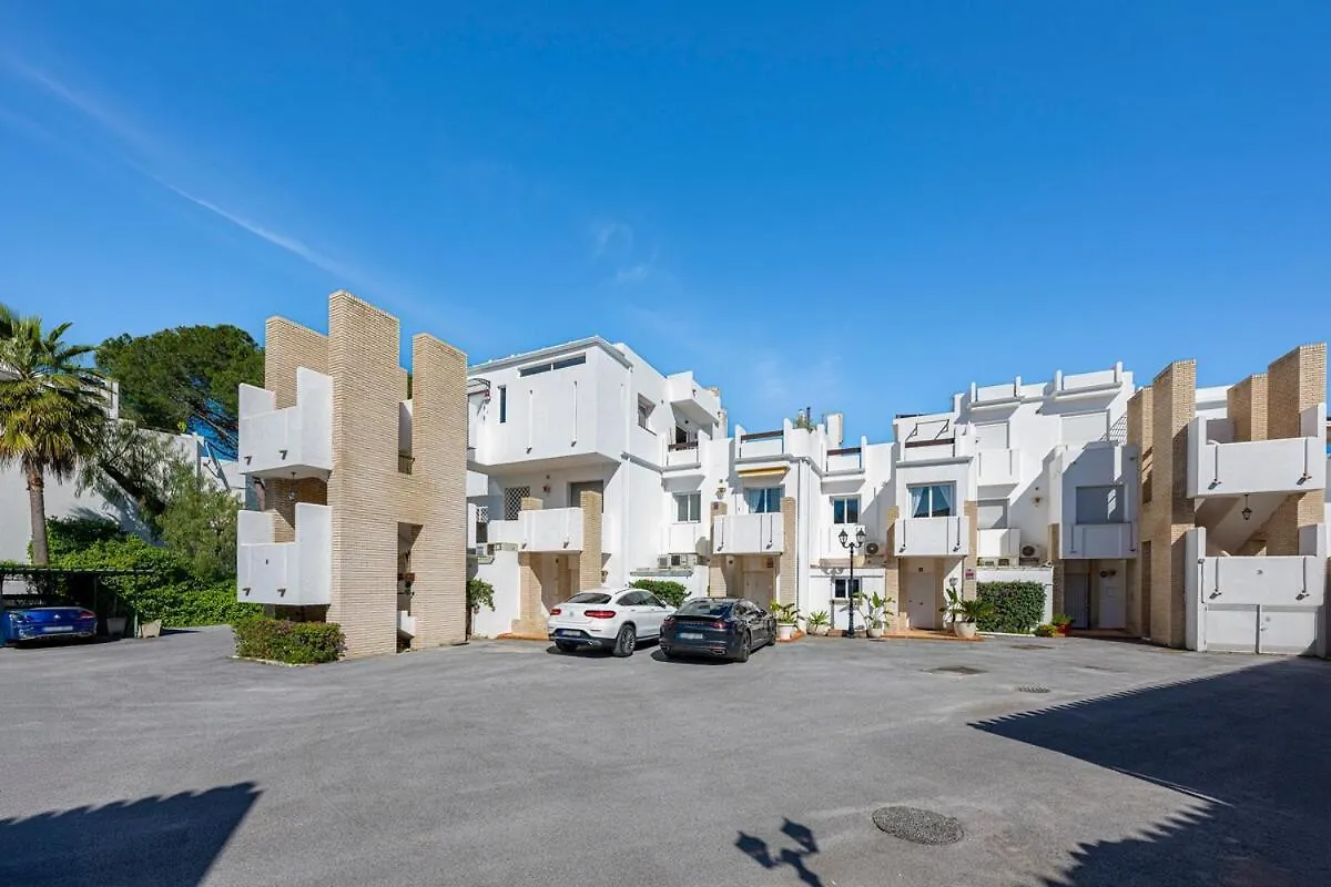 Charming Townhouse With Pool In Nueva Andalucia Vila Marbella 0*,  Espanha