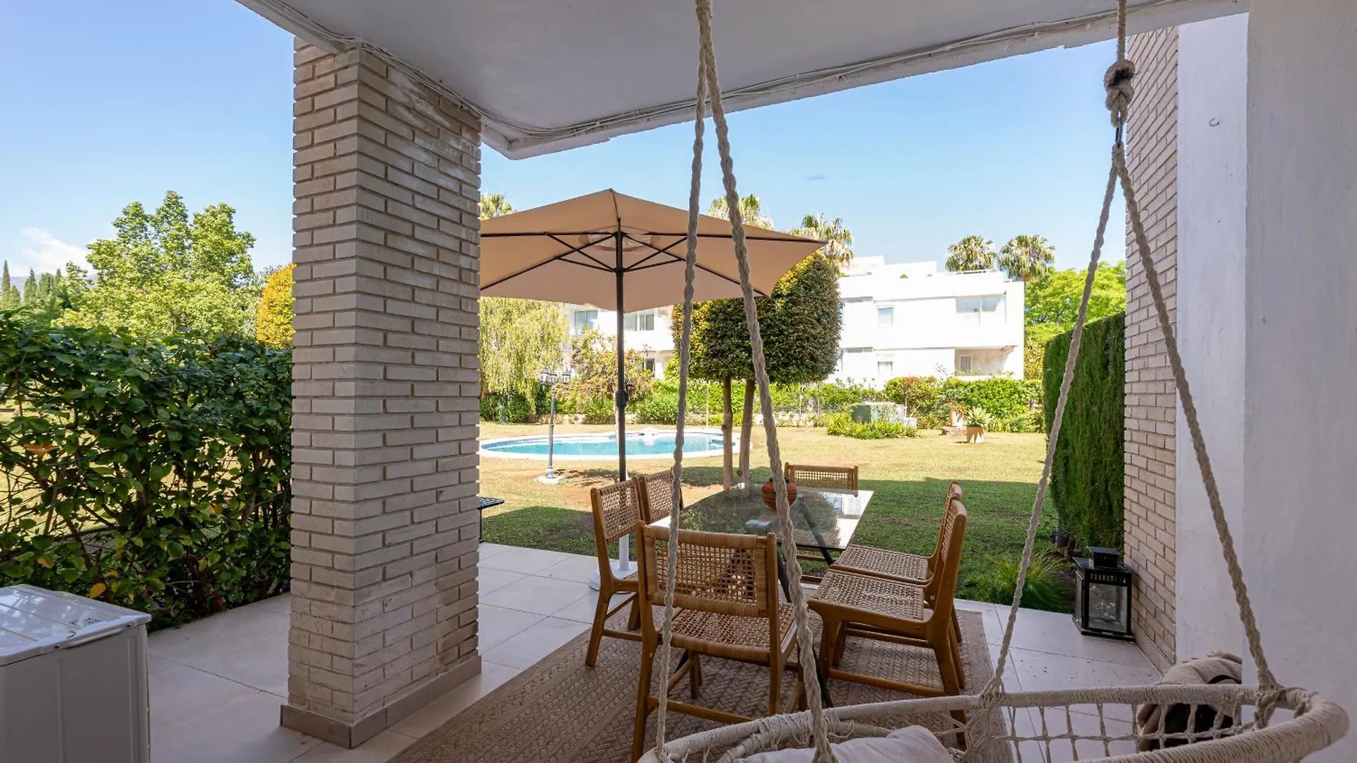 Casa de Férias Charming Townhouse With Pool In Nueva Andalucia Vila Marbella