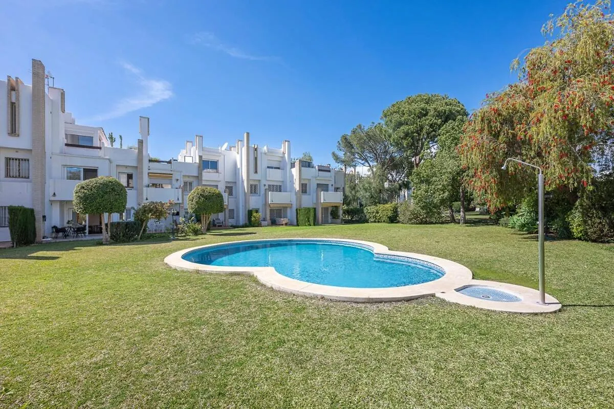 마르베야 Charming Townhouse With Pool In Nueva Andalucia 빌라