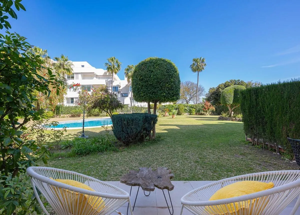 마르베야 Charming Townhouse With Pool In Nueva Andalucia 빌라