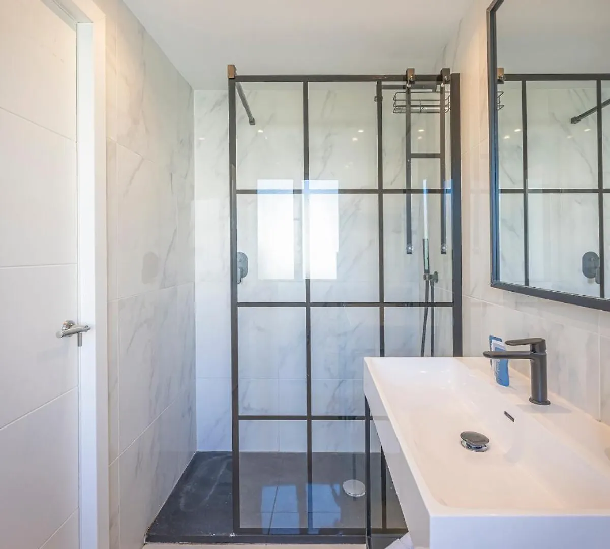 마르베야 Charming Townhouse With Pool In Nueva Andalucia 빌라