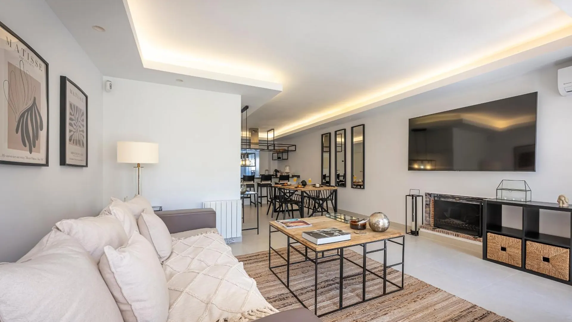마르베야 Charming Townhouse With Pool In Nueva Andalucia 빌라