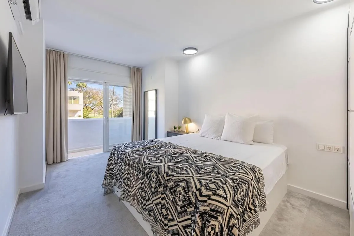 Feriehus Charming Townhouse With Pool In Nueva Andalucia Villa Marbella Spanien